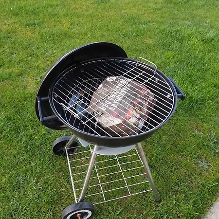 Spacious Curragh 2-bed With Own Entrance Apartman Brownstown