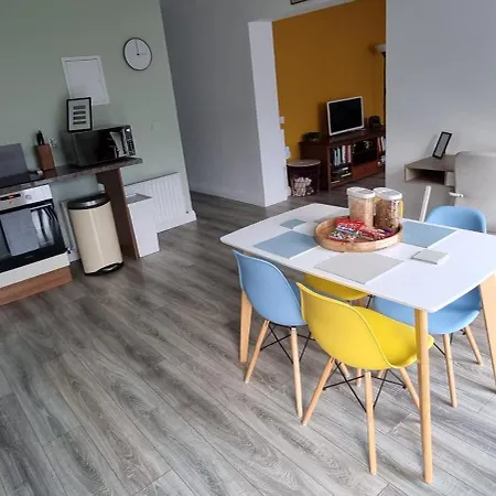 Spacious Curragh 2-bed With Own Entrance Daire *