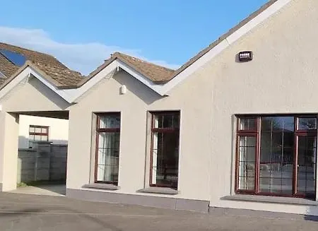 Spacious Curragh 2-bed With Own Entrance Daire Brownstown