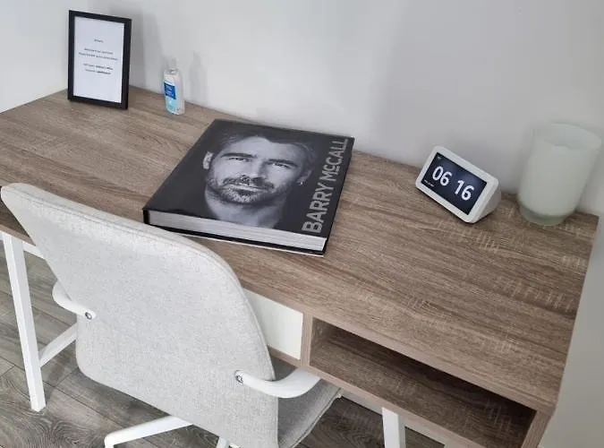 Spacious Curragh 2-bed With Own Entrance Brownstown