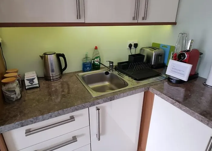 Apartamento Spacious Curragh 2-bed With Own Entrance