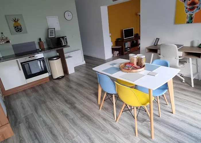 Spacious Curragh 2-bed With Own Entrance Apartment *