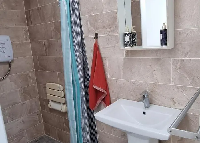 Spacious Curragh 2-bed With Own Entrance Apartamento *